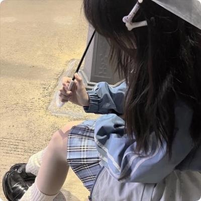 黑衣人